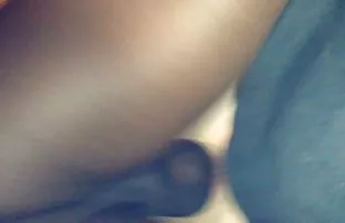 XXX در طبیعت یک دختر جوان مرتب نشان می دهد وابسته به عشق شهوانی