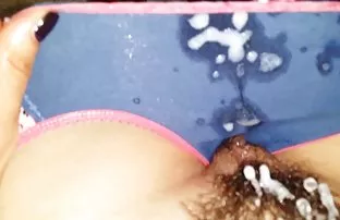XXX گای غالب دختر و او را در گلو در
