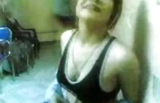 XXX همسر بمکد دیک و جایگزین خود را ته قنداق تفنگ برای شوهر به یک سرطان