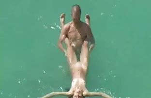 XXX زن و شوهر, رفتن به خانه پس از یک روز در ساحل