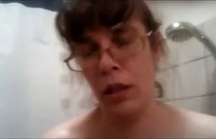 XXX مست لزبین روسیه در بستر نرم