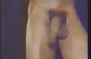 XXX ویکتوریا پر انگشتان بلند خود را به گربه
