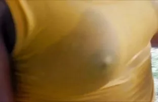 XXX نوجوان نشسته بر روی نیمکت و استمناء دیک