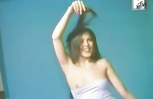 XXX بانو کمی مست و اغوا شده توسط یک عاشق جوان