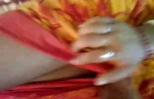 XXX همسر ناز ورزش ها انگشت شوهرش و او را در دوربین شاخساره