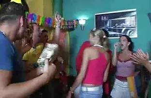 XXX مهر زنی گره خورده است جوانان همکار