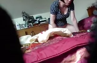 XXX گوساله در مقعد دیک بزرگ او