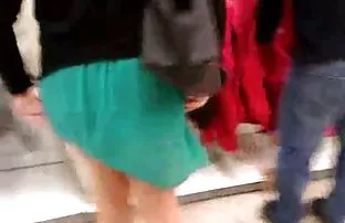 XXX دختر با مو رنگ گربه