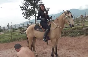 XXX شخص ساده و معصوم شهوانی خودش را در مطالعه با یک دانش آموز قفل شده و به او