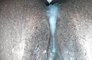 XXX دختر جوان رفتن به خانه پس از اولین سفر به ساحل طرفدار برهنگی