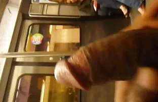 XXX در سبزه دسکتاپ در جوراب ساق بلند می شود یک کار در یک زن سبک و جلف