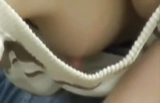 XXX نمایش بالا در استمناء ویبراتور بلوند ناز و در اوج لذت جنسی پس از آن