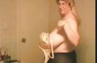 XXX و رابطه جنسی فعال با نگهبانان به اشتراک گذاری آن مرد