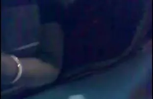 XXX پشت صحنه برهنه دختر بلند و باریک در ساحل طرفدار برهنگی از طریق دوربین
