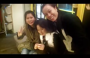 XXX کمی جذاب ذره متوجه او او را تماشا