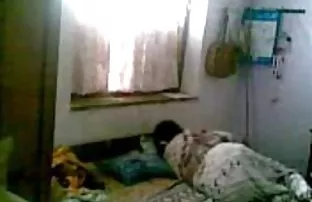 XXX عاشق مداوم یافت شده است آن ماده گاو بر روی زمین