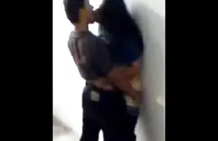 XXX مادر مضطرب بمکد پسر ایستاده دیک