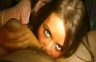 XXX لباس در مقابل یک مرد ساخته شده او را