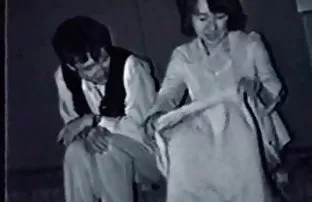 XXX رابطه جنسی اجباری با زیبا و دو سر کرم