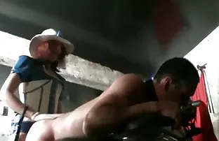 XXX باریک خرده نان به طور کامل بمکد بزرگ بشکه