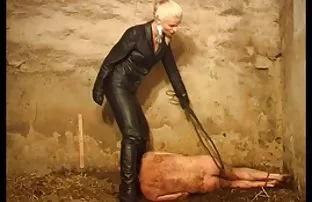 XXX مرد مودار به نمک نان دباغی