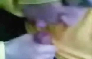 XXX ملکه غیرزمینی چلچله یک مرد از 1 صورت