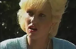 XXX عاشق جوان در حال سرخ کردن در خانه