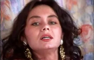 XXX سبزه است کاشت بیدمشک مودار بر روی یک دستگاه بزرگ